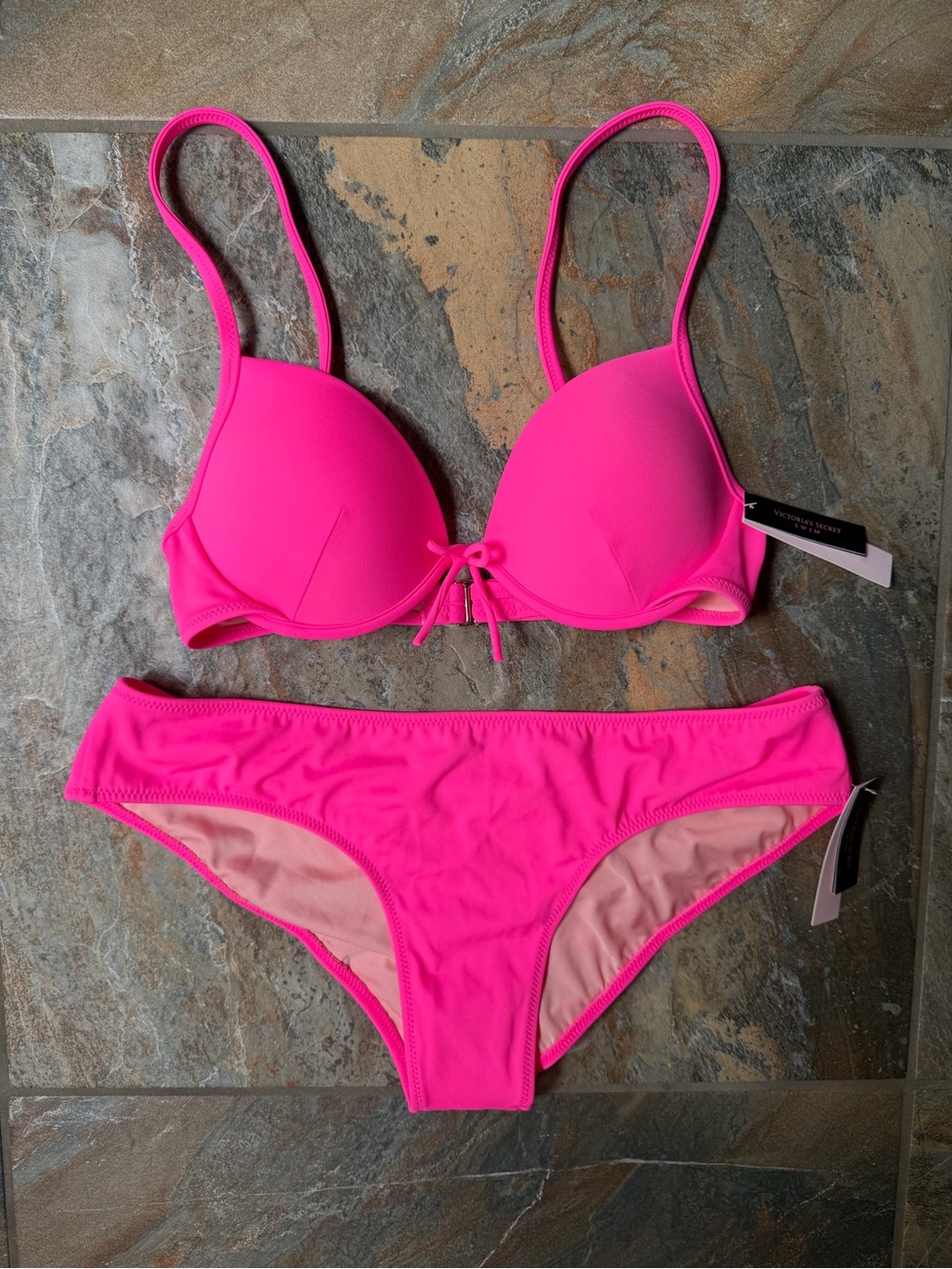NWT Victoria's Secret Neon Pink Bikini Set Underwire Top 32C Medium M Bottom